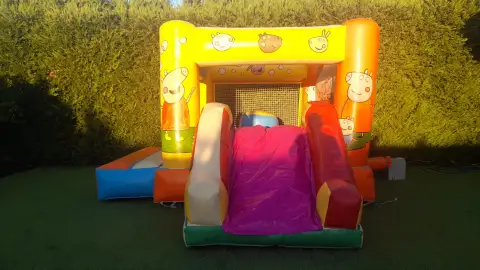 Castillo hinchable peppa pig
