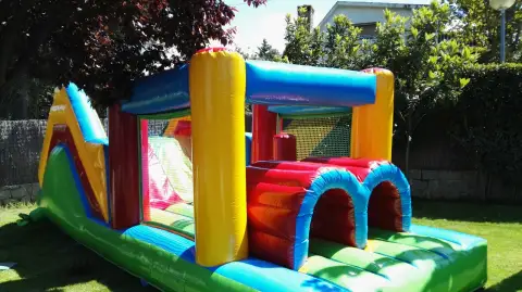Castillo hinchable pista americana mediana