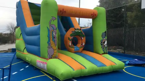 Castillo hinchable camelot cubierto