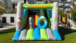 CASTILLO HINCHABLE ASTRONAUTAS