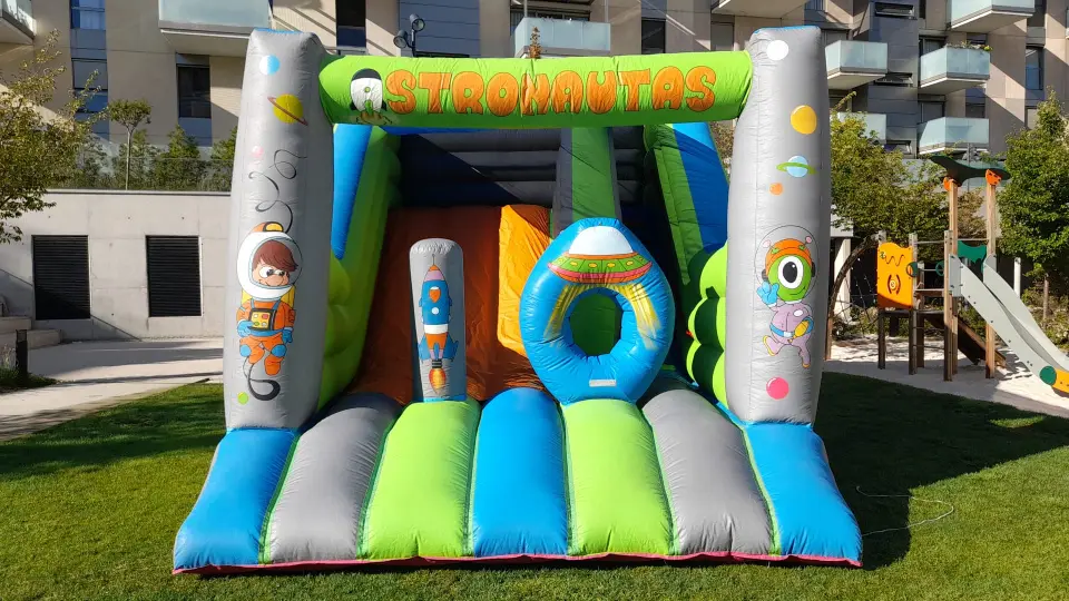 CASTILLO HINCHABLE ASTRONAUTAS, hinchable en alquiler