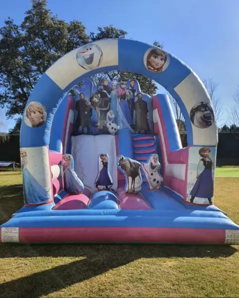 Castillo hinchable frozen