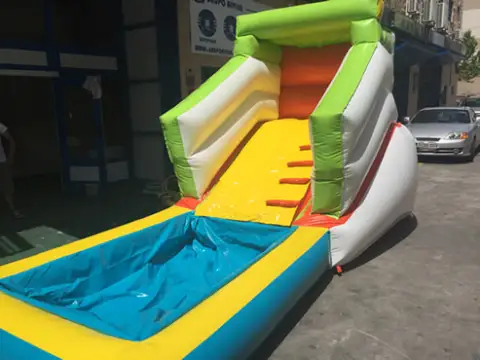 Castillo hinchable playmix acuatico mediano