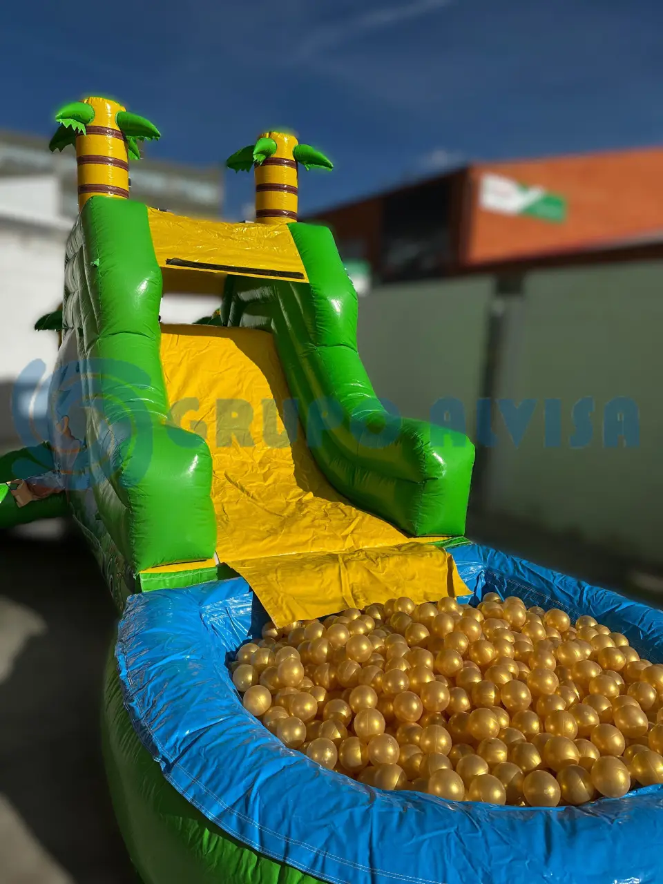 CASTILLO HINCHABLE TOBOGAN WATER JUNGLA - BOLAS, hinchable en alquiler