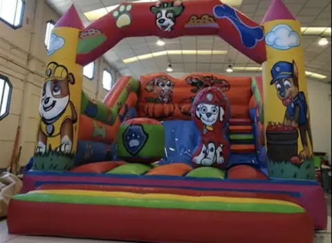 Castillo hinchable patrulla canina grande