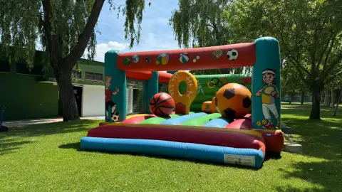 Castillo hinchable multideporte grande