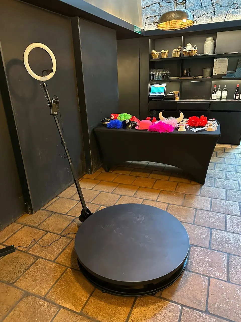FOTOMATON 360 CON ATREZZO (4 HORAS), hinchable en alquiler