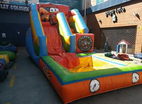 Castillo hinchable tobogan acuatico cars(adaptable a piscina)