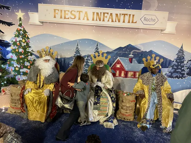 STAFF REY MAGO PREMIUM GASPAR (1), alquiler de decoración de Navidad en Madrid