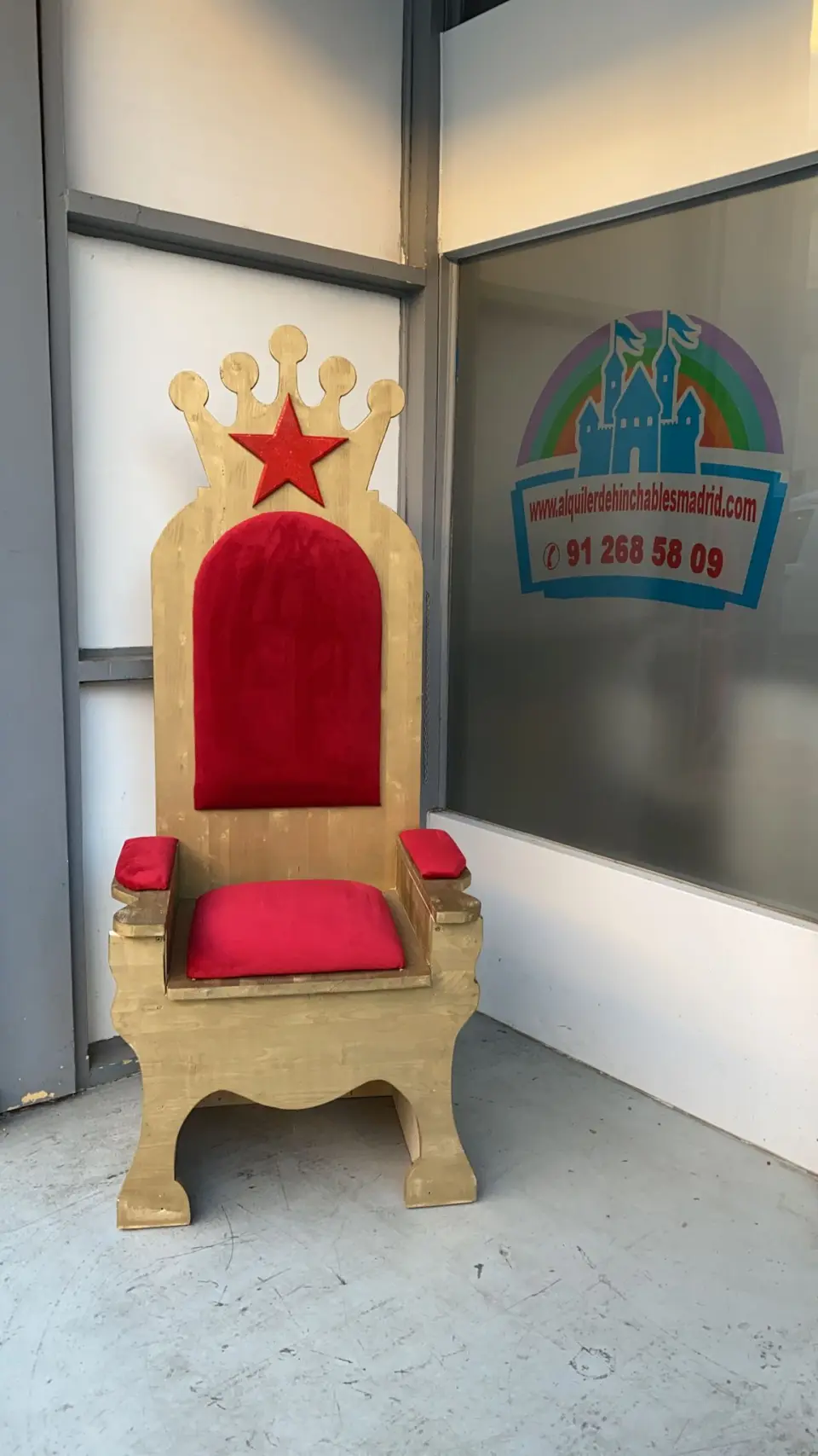 TRONO REAL(10) TAPIZADO ROJO LAVABLE, hinchable en alquiler