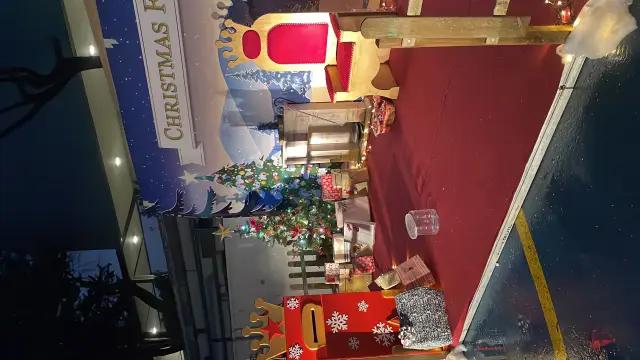 ATREZZO BUZON REAL ESTRELLAS (6), alquiler de decoración de Navidad en Madrid