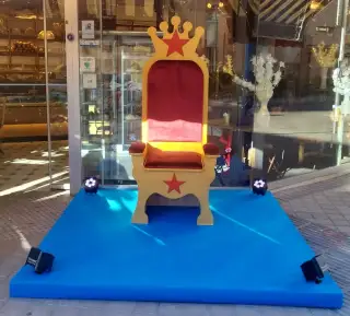 TRONO REAL (11) ALTO ROJO
