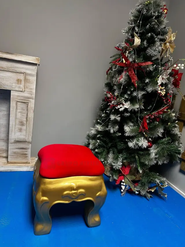 ATREZZO REPOSAPIES PREMIUM FIBRA VIDRIO (3), alquiler de decoración de Navidad en Madrid