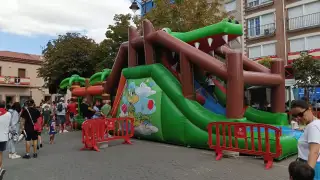 CASTILLO HINCHABLE PISTA AMERICANA ESPECIAL COCODRILO (1)