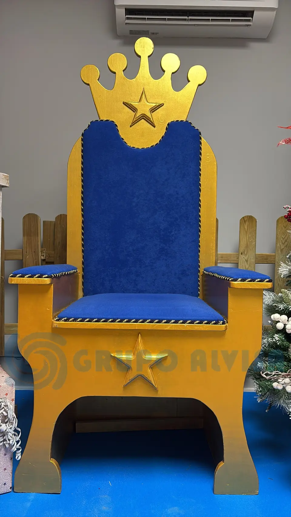 TRONO REAL (2) BAJO AZUL, hinchable en alquiler