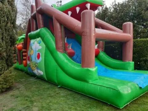 Castillo hinchable pista americana especial cocodrilo