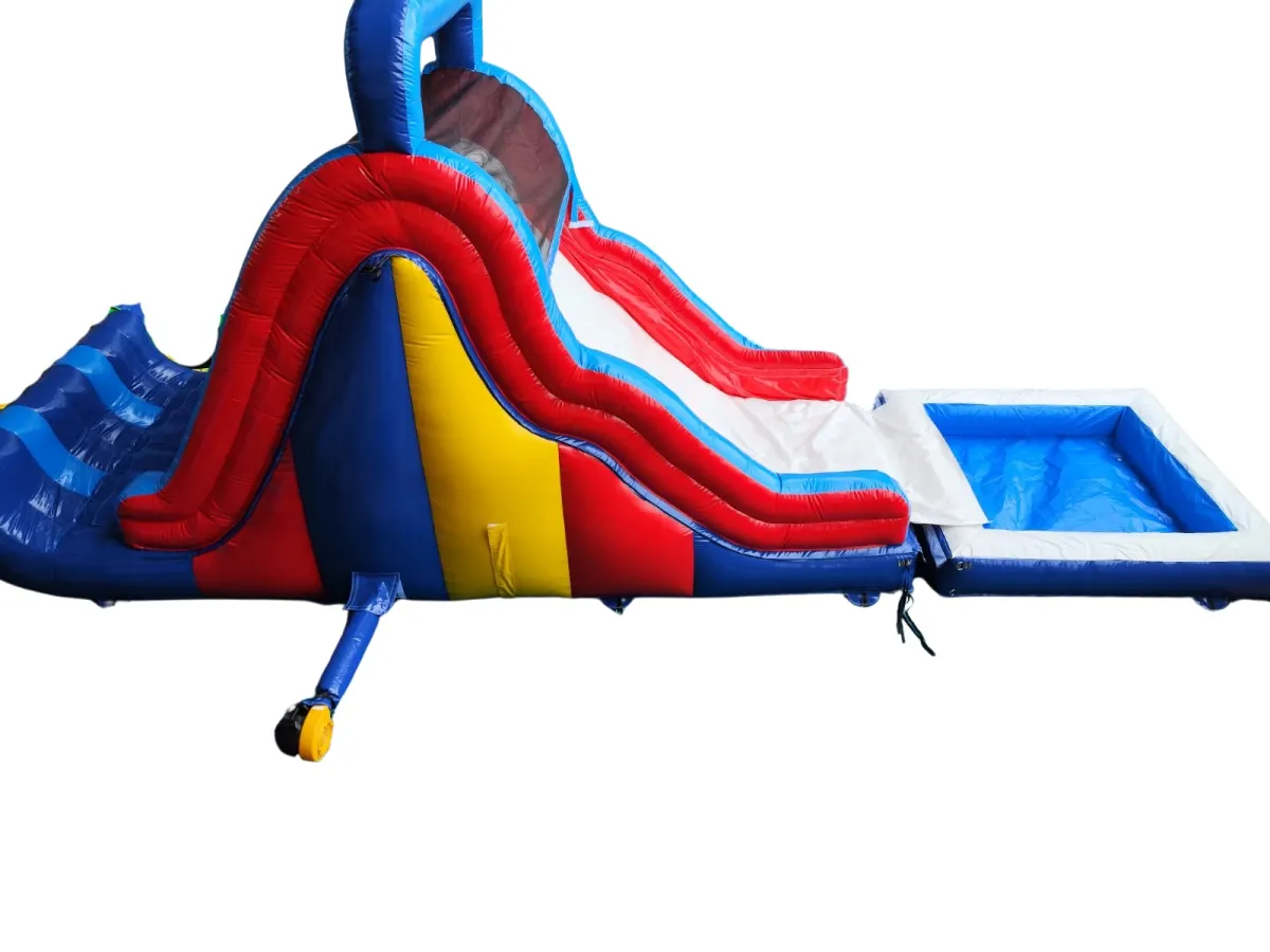 Tobogán hinchable acuático